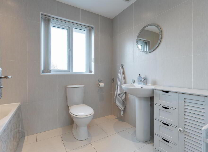 17 St. Andrews Avenue, Ballyhalbert, Newtownards, BT22 1FX