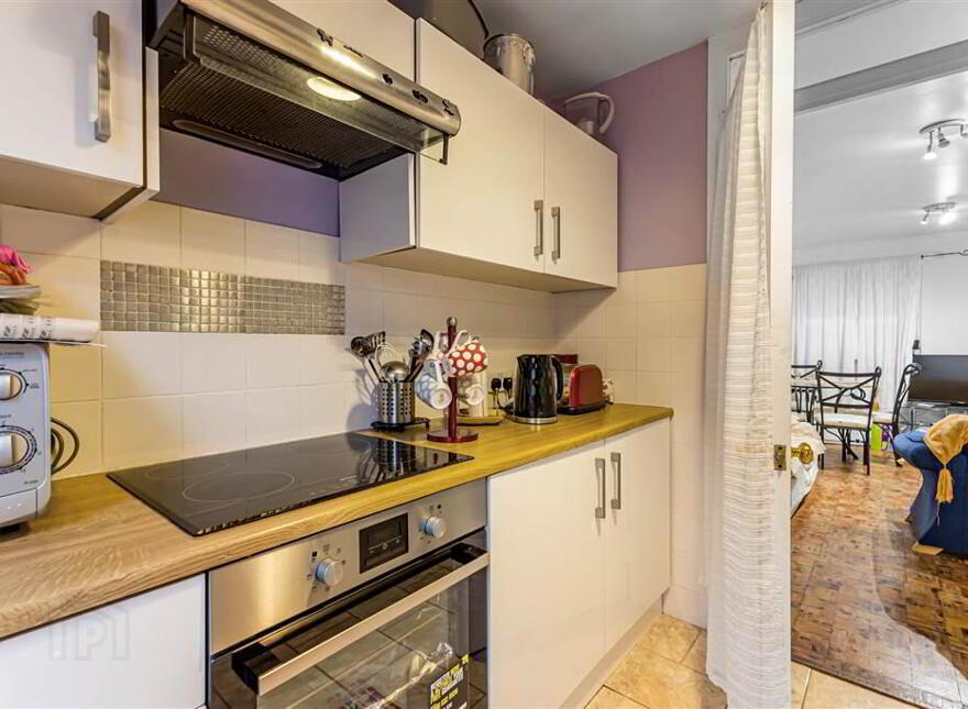 8 Ashburne Place, Belfast, BT7 1SE