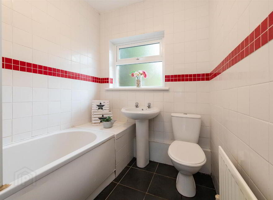 32 Ardmeen Green, Downpatrick, BT30 6JJ