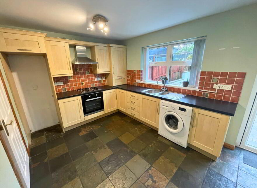 29 Lindara Drive, Larne, BT40 2FB
