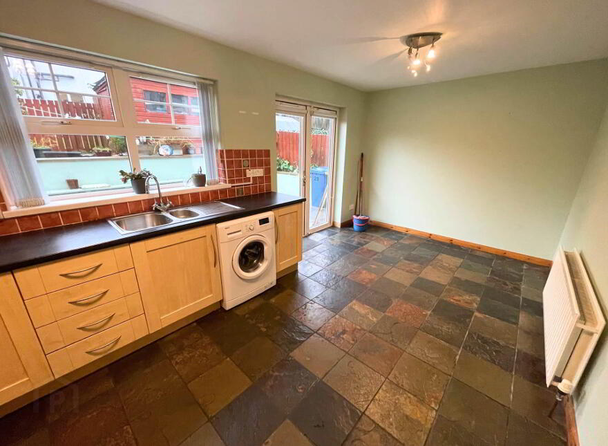 29 Lindara Drive, Larne, BT40 2FB