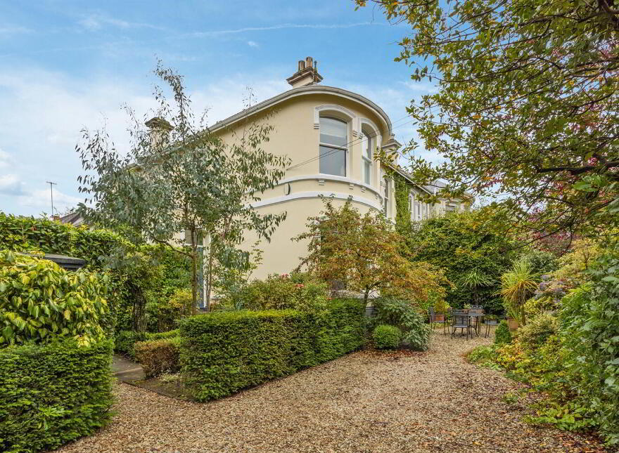 30 Marlborough Park South, Belfast, BT9 6HR photo