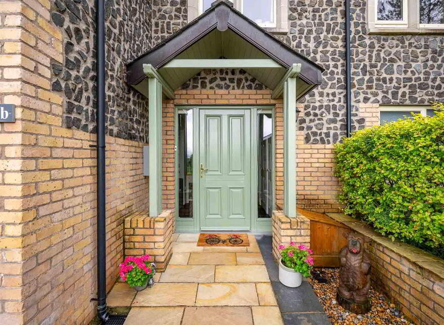 2b Pine Crest, Holywood, BT18 9ED