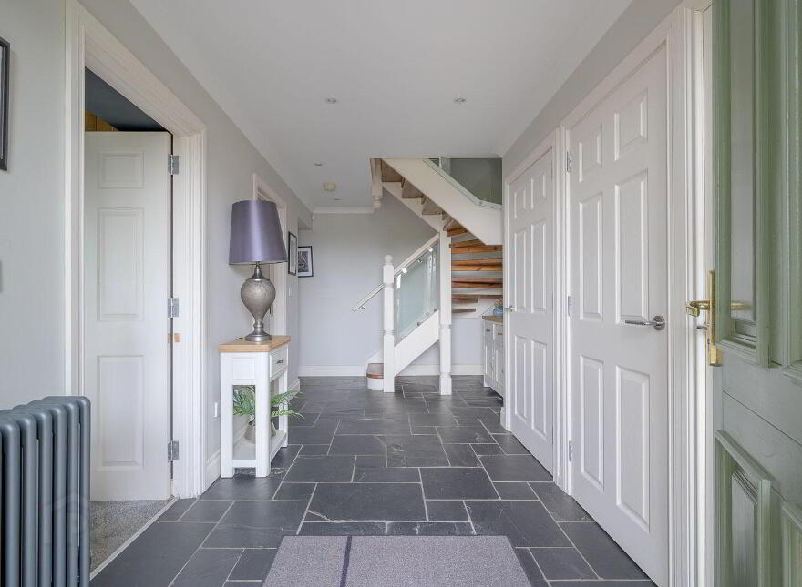 2b Pine Crest, Holywood, BT18 9ED