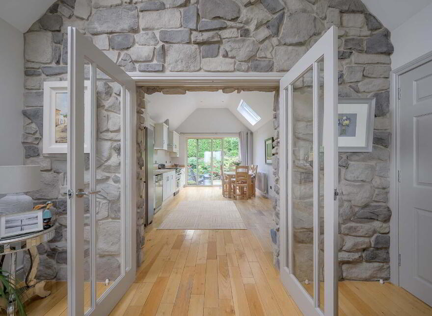 2b Pine Crest, Holywood, BT18 9ED