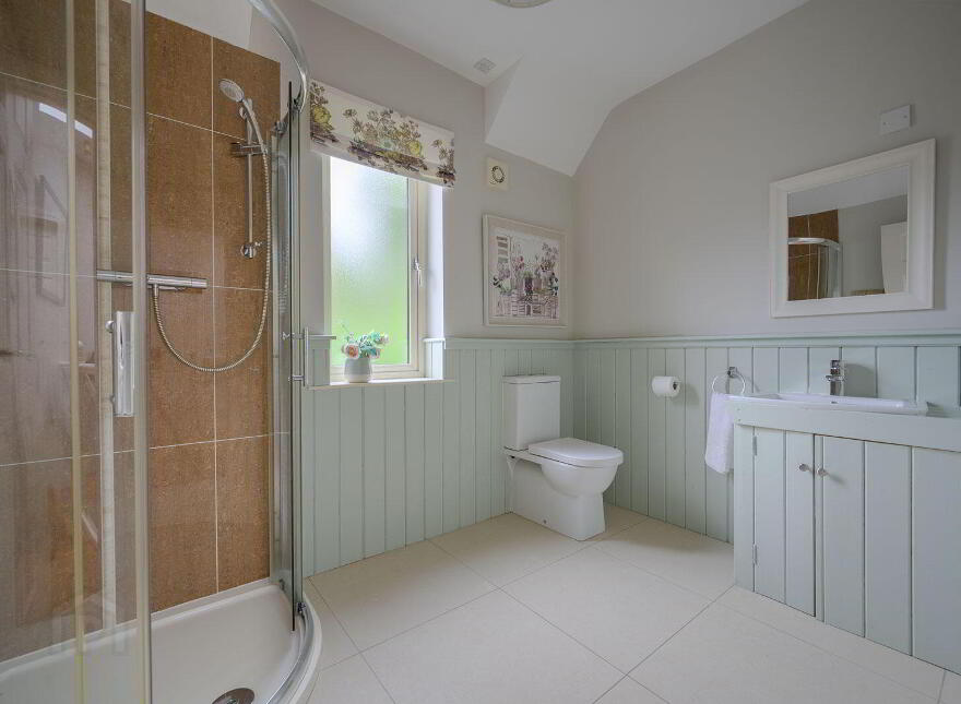 2b Pine Crest, Holywood, BT18 9ED