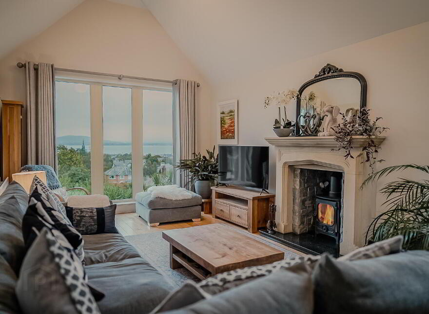 2b Pine Crest, Holywood, BT18 9ED