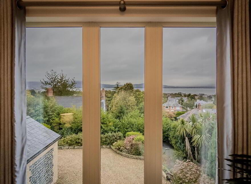 2b Pine Crest, Holywood, BT18 9ED