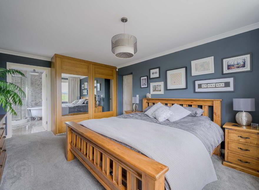 2b Pine Crest, Holywood, BT18 9ED