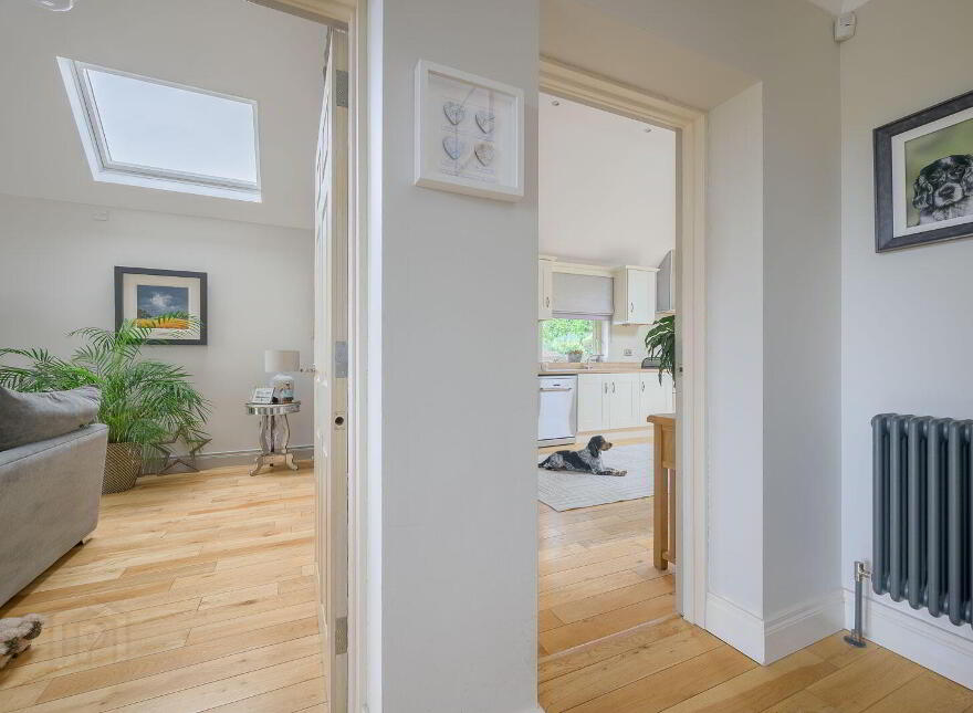 2b Pine Crest, Holywood, BT18 9ED