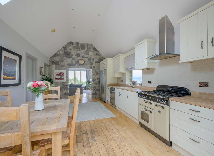 2b Pine Crest, Holywood, BT18 9ED