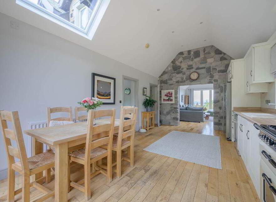 2b Pine Crest, Holywood, BT18 9ED