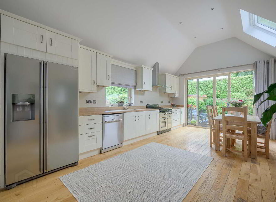 2b Pine Crest, Holywood, BT18 9ED