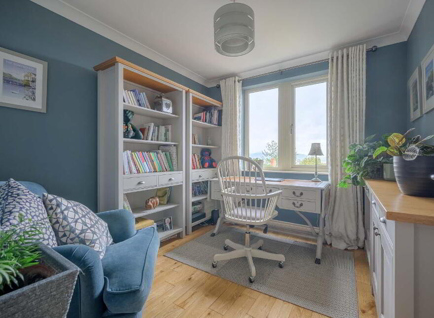 2b Pine Crest, Holywood, BT18 9ED