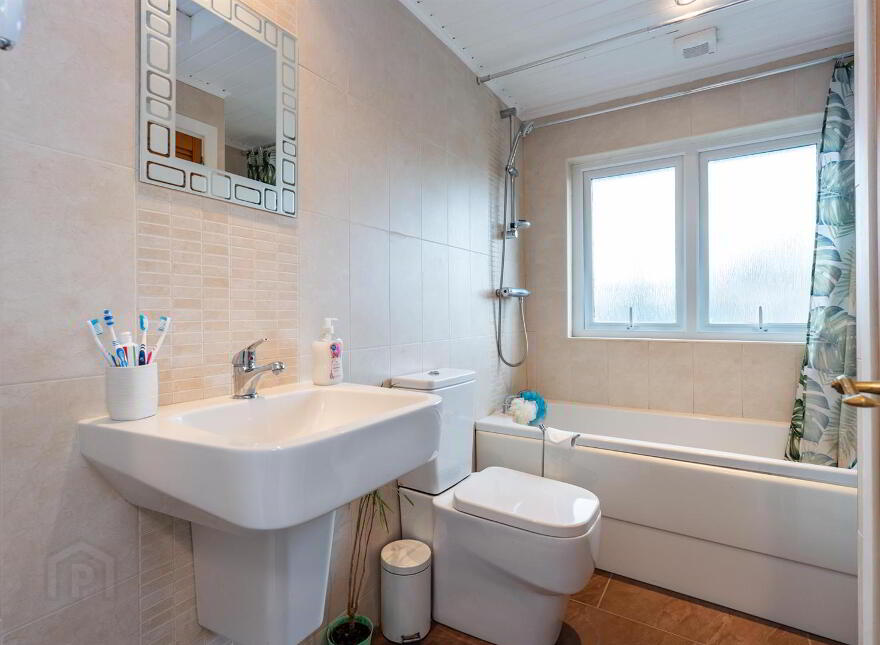 42 Sketrick Island Park, Newtownards, BT23 7BN