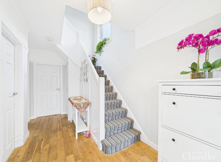 3 Glendale Avenue North, Belfast, BT8 6LD