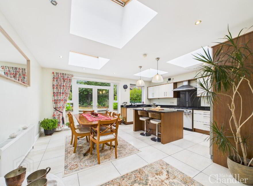 3 Glendale Avenue North, Belfast, BT8 6LD