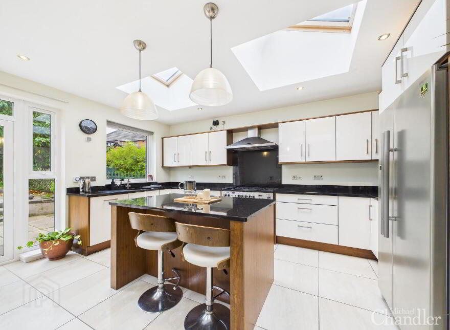 3 Glendale Avenue North, Belfast, BT8 6LD