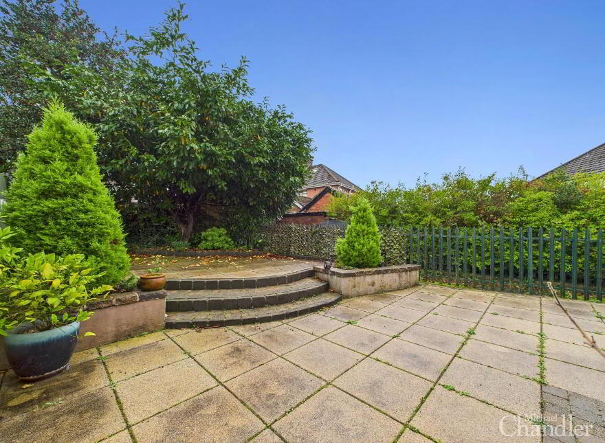3 Glendale Avenue North, Belfast, BT8 6LD