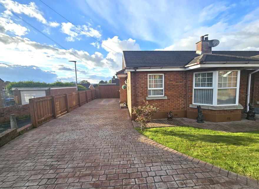Laurel Park, Kilfennan, L'Derry, BT47 5PL photo