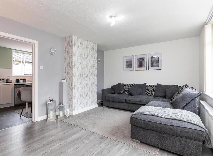 4 Clareville Avenue, Ballyclare, BT39 9DN