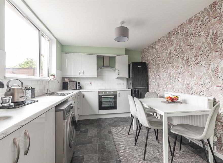 4 Clareville Avenue, Ballyclare, BT39 9DN