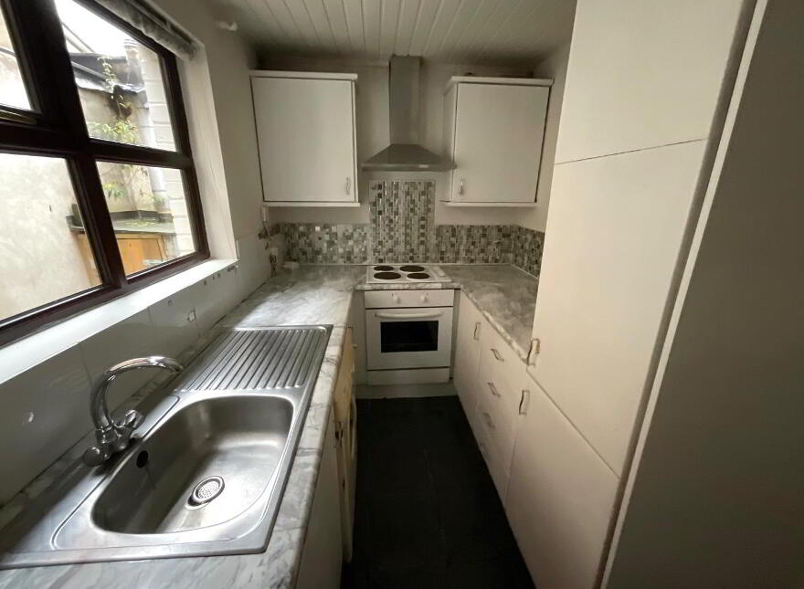 87 Ballygomartin Road, Belfast, BT13 3LB
