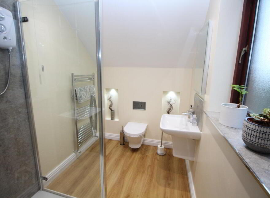 12 Craigs Road, Carrickfergus, BT38 9RL