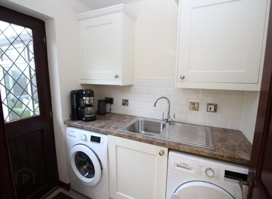 12 Craigs Road, Carrickfergus, BT38 9RL
