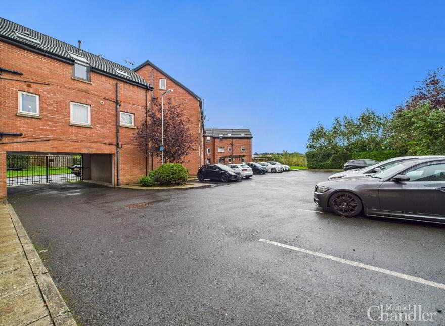 Apt 27, 3 West Circular Close, Belfast, BT13 3WQ