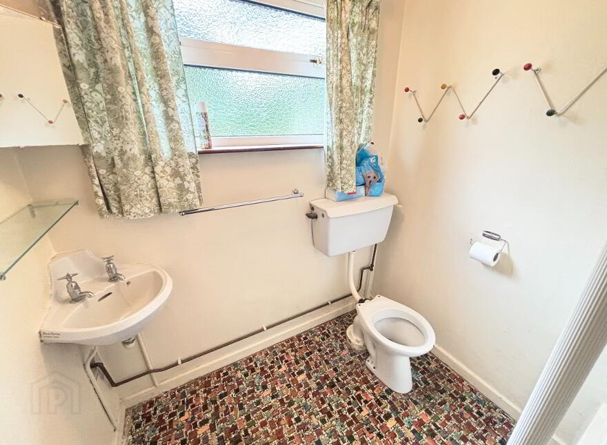 43 Tullymore Park, Ballymena, BT42 2AU