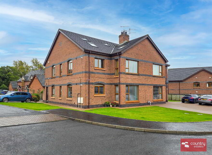 11 Meadowbank, Carrickfergus, BT38 8GZ photo