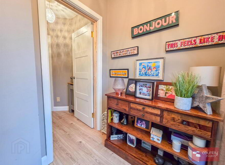 11 Meadowbank, Carrickfergus, BT38 8GZ