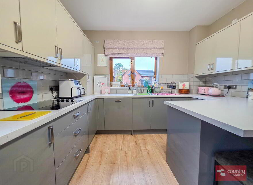 11 Meadowbank, Carrickfergus, BT38 8GZ
