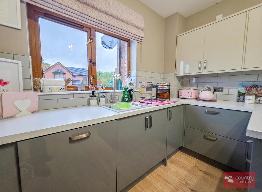 11 Meadowbank, Carrickfergus, BT38 8GZ