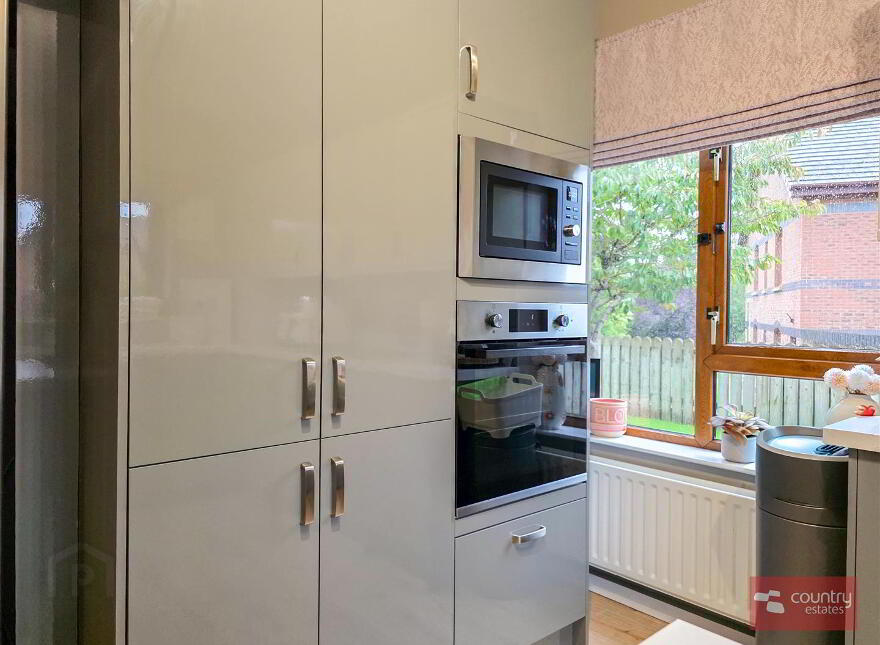 11 Meadowbank, Carrickfergus, BT38 8GZ