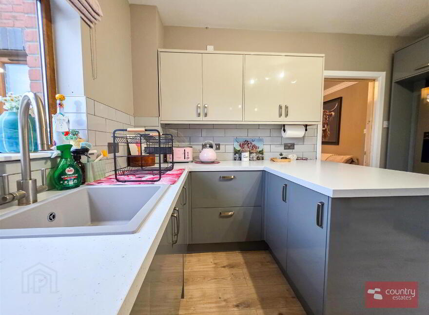 11 Meadowbank, Carrickfergus, BT38 8GZ