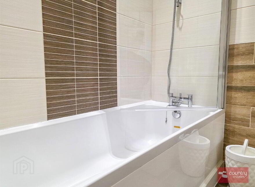 11 Meadowbank, Carrickfergus, BT38 8GZ