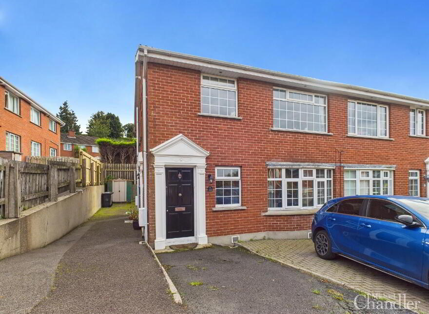 21b Dundonald Heights, Dundonald, Belfast, BT16 1XL photo