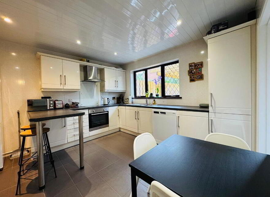 15 Hollybrook Grove, Hightown Road, Newtownabbey, BT36 4ZR