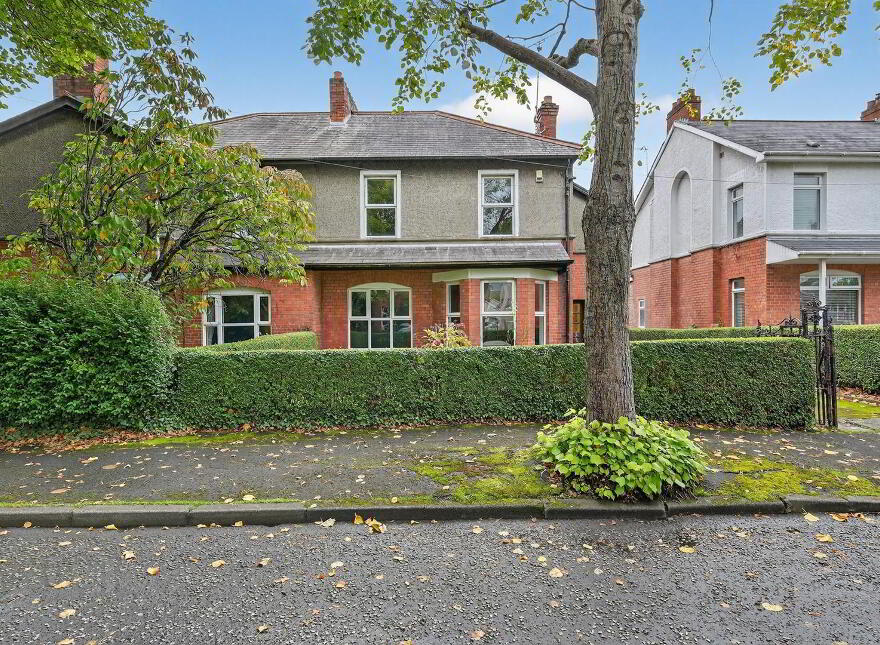 2 Finaghy Park South, Belfast, BT10 0HR photo