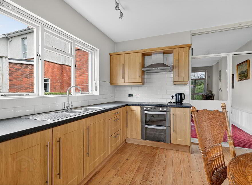 2 Finaghy Park South, Belfast, BT10 0HR