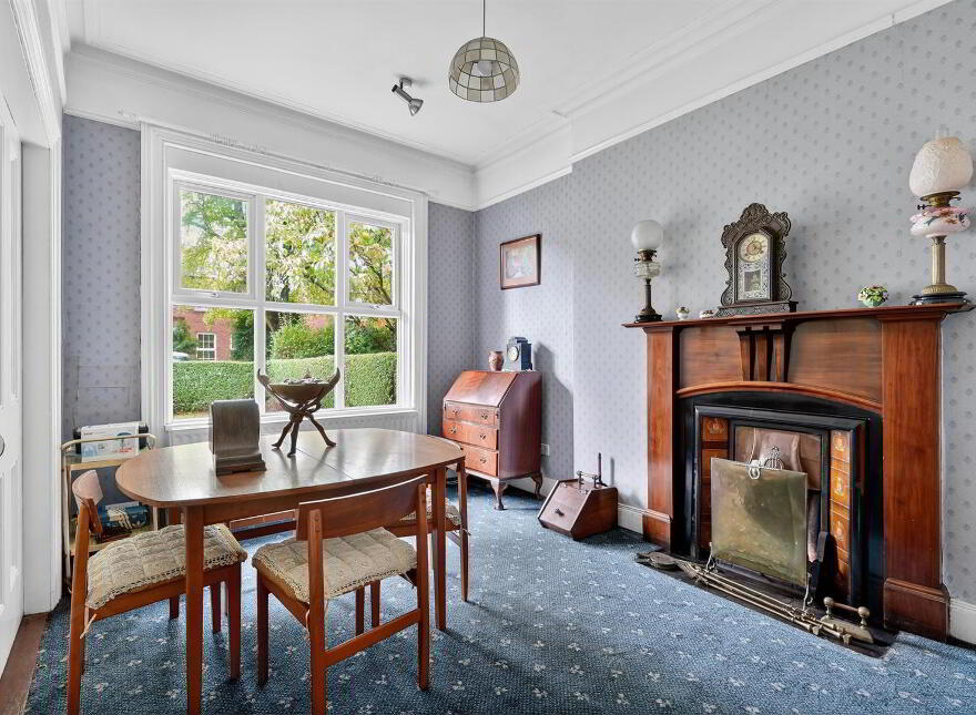 2 Finaghy Park South, Belfast, BT10 0HR