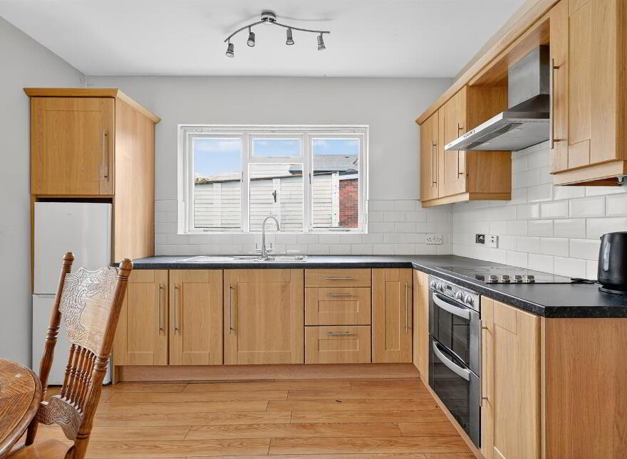 2 Finaghy Park South, Belfast, BT10 0HR