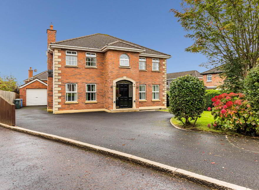 16 Magheralave Manor, Lisburn, BT28 3EN photo