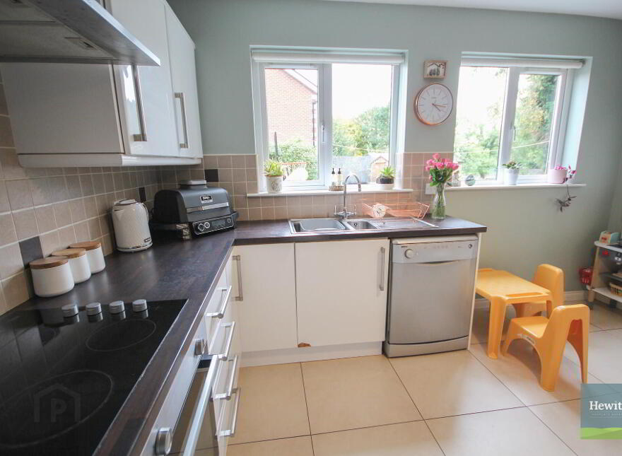 28 Green Park Drive, Markethill, BT60 1PX