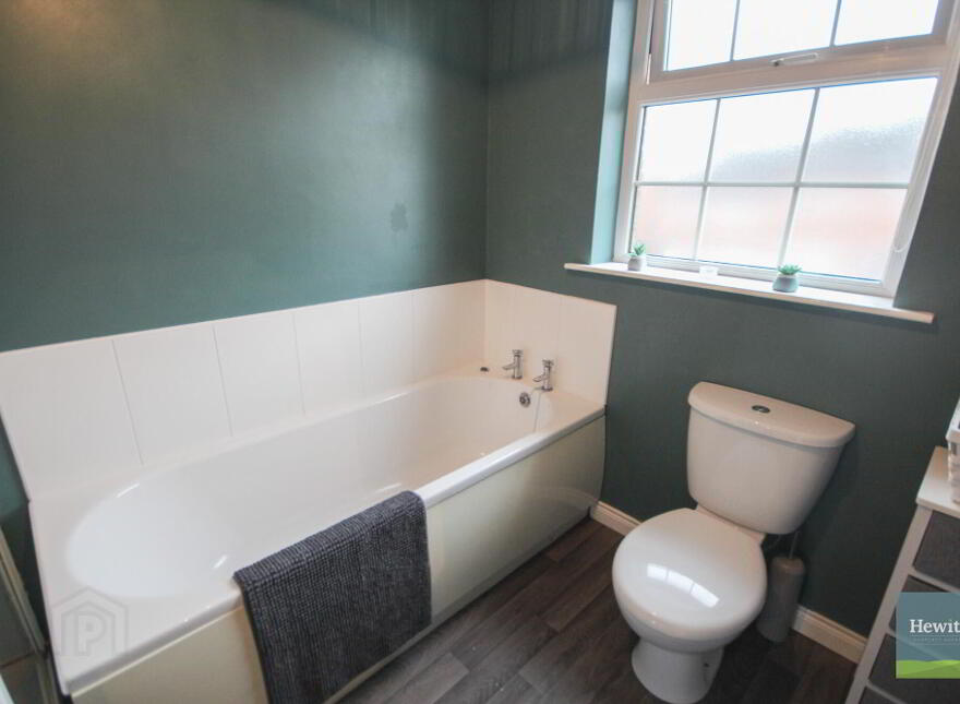 28 Green Park Drive, Markethill, BT60 1PX