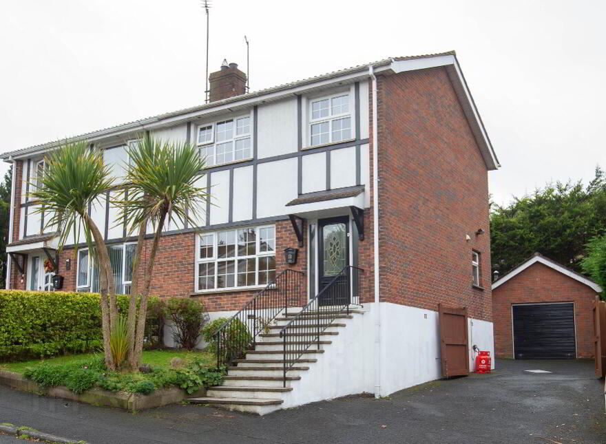 4 Tudor Oaks, Balynahinch, Ballynahinch, BT24 8YP photo