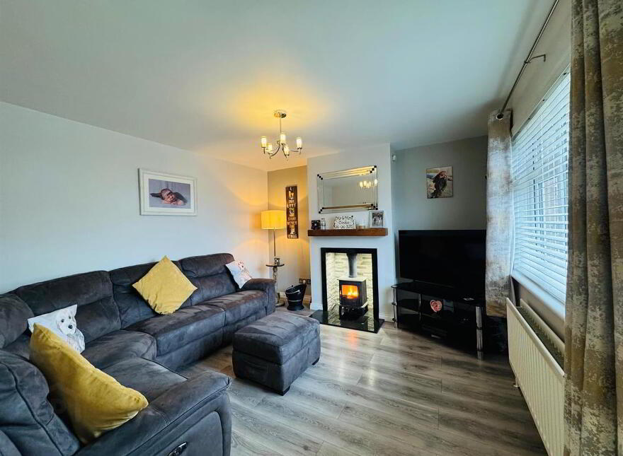 28 Rossdowney Drive, Waterside, L'Derry, BT47 5PR