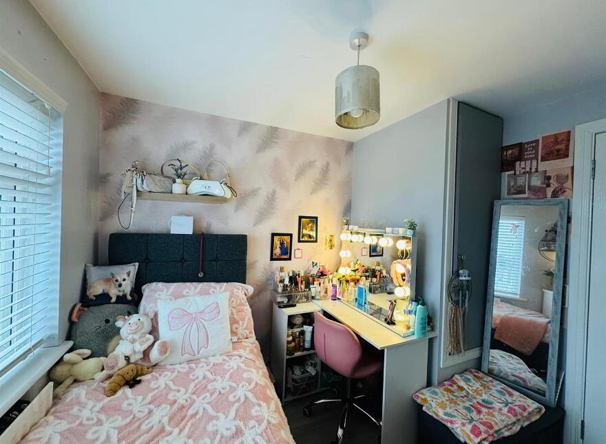 28 Rossdowney Drive, Waterside, L'Derry, BT47 5PR